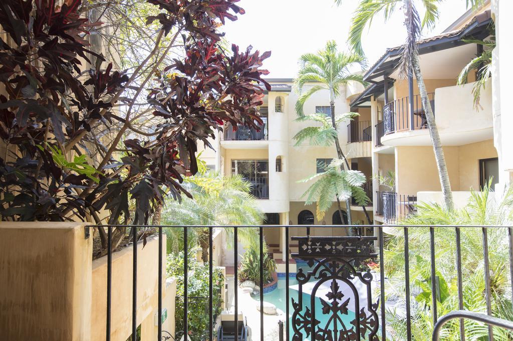 Seascape Apartments At Villa San Michele Port Douglas Exteriör bild