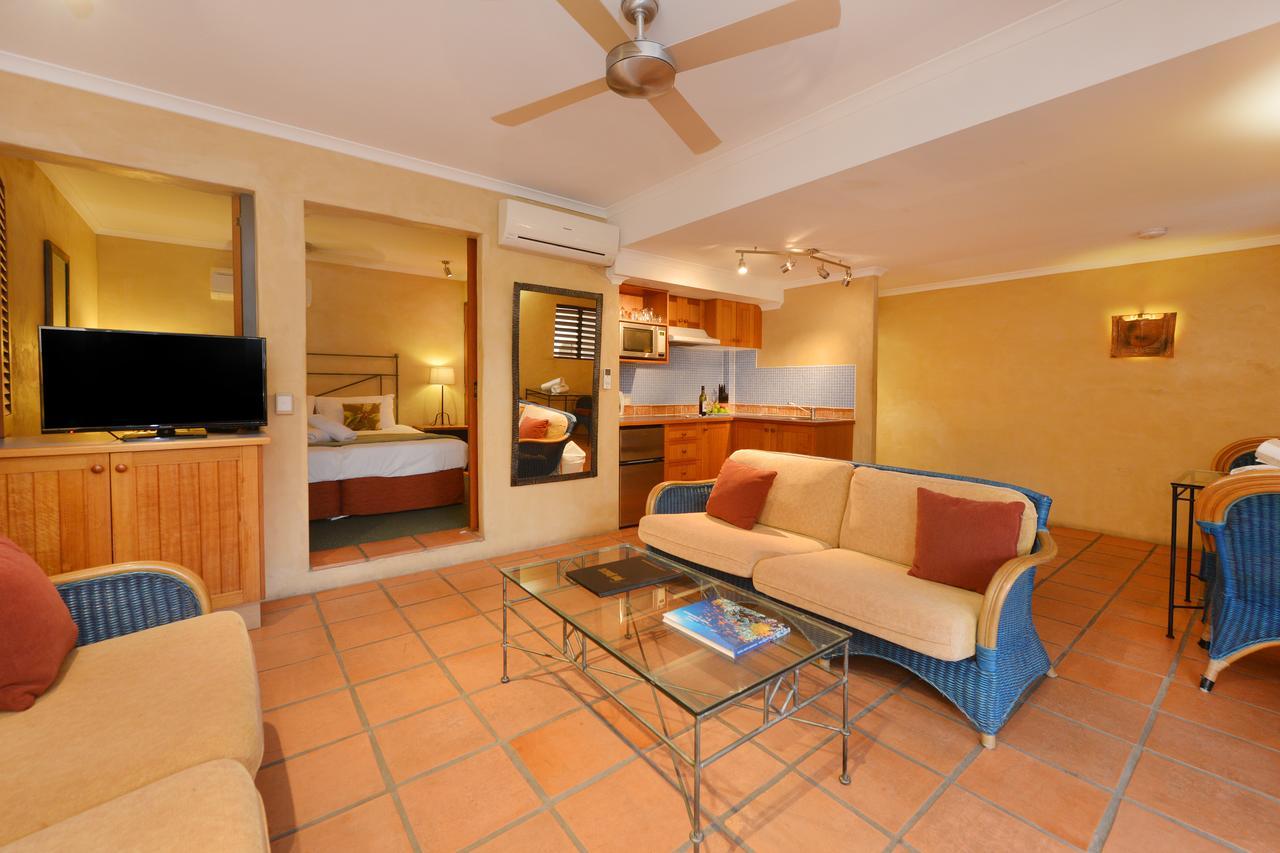Seascape Apartments At Villa San Michele Port Douglas Exteriör bild