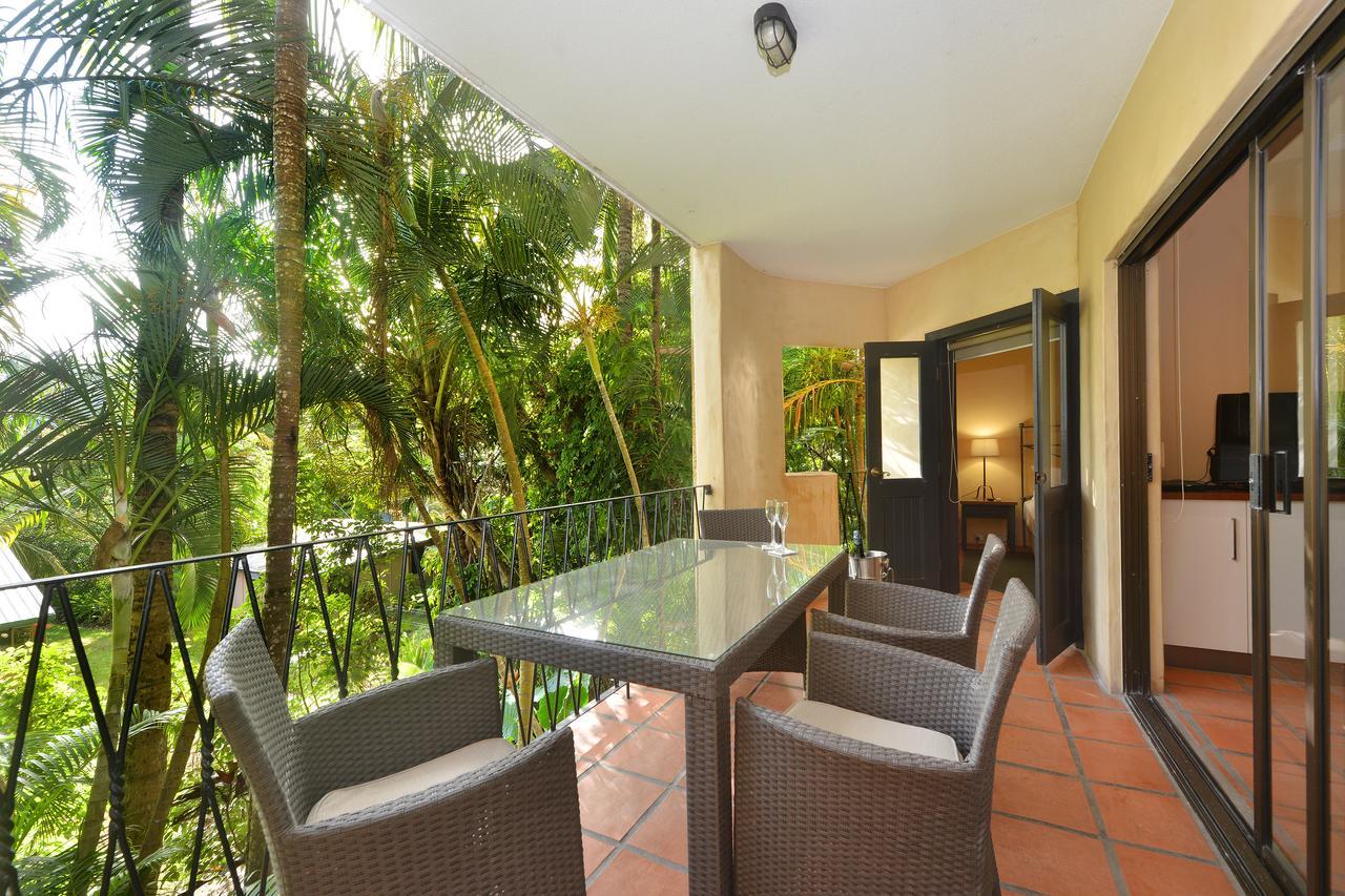 Seascape Apartments At Villa San Michele Port Douglas Exteriör bild