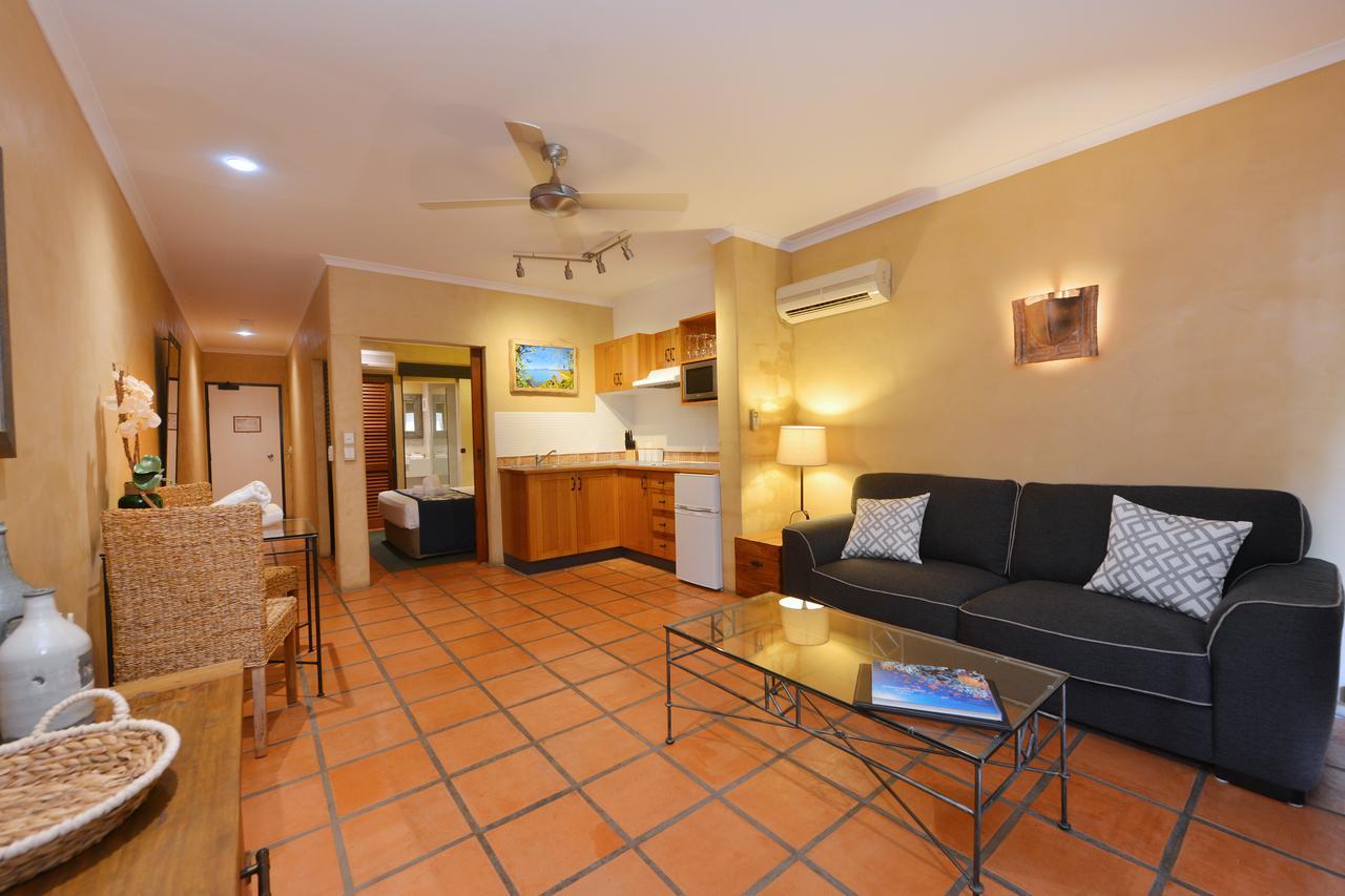 Seascape Apartments At Villa San Michele Port Douglas Exteriör bild