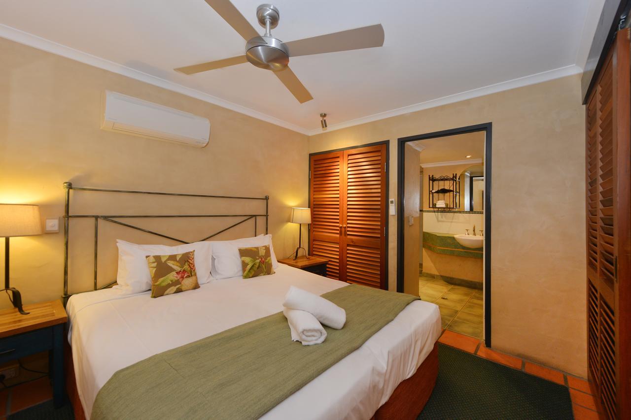 Seascape Apartments At Villa San Michele Port Douglas Exteriör bild