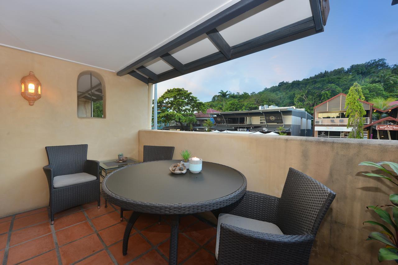 Seascape Apartments At Villa San Michele Port Douglas Exteriör bild