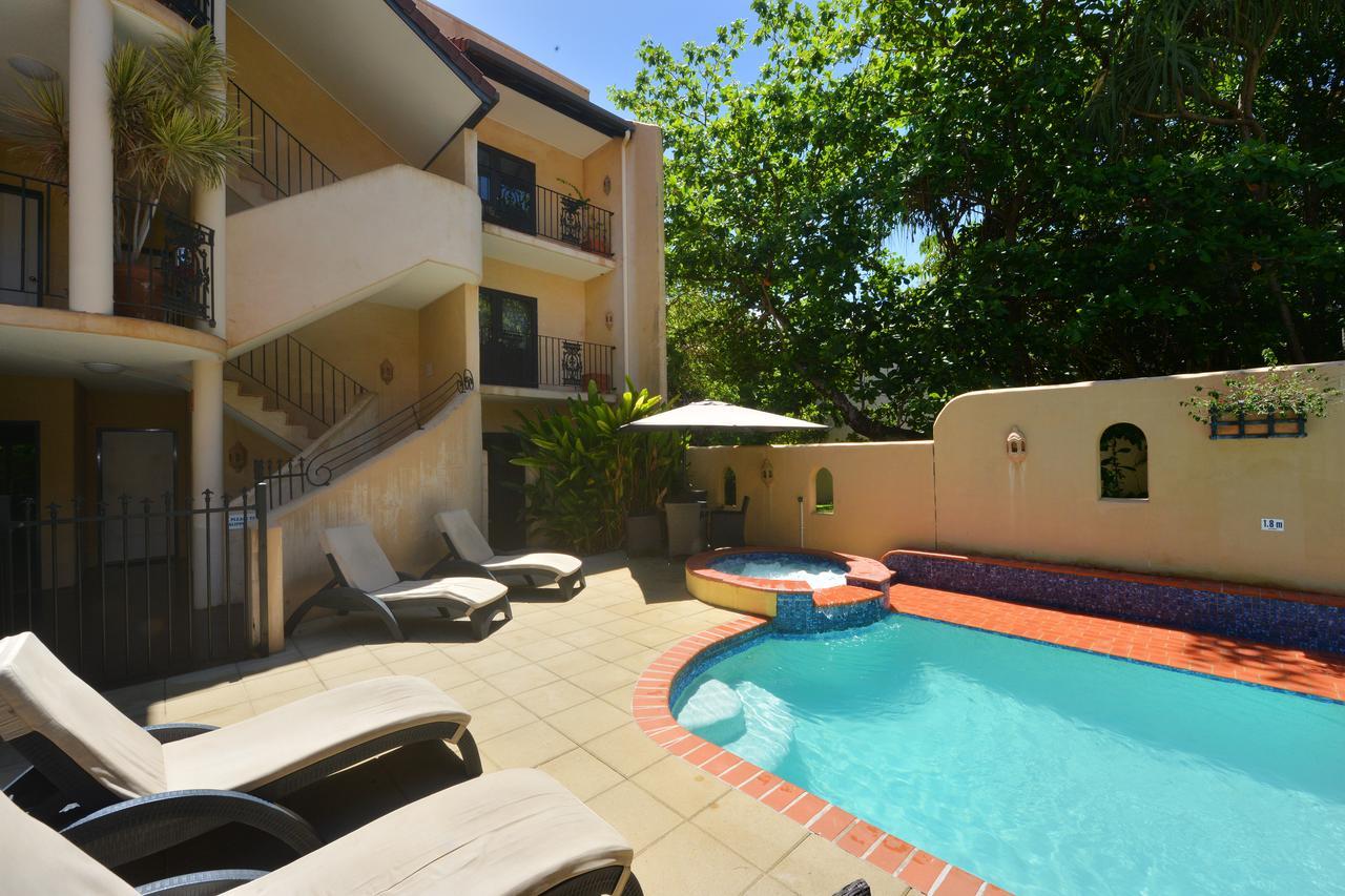 Seascape Apartments At Villa San Michele Port Douglas Exteriör bild