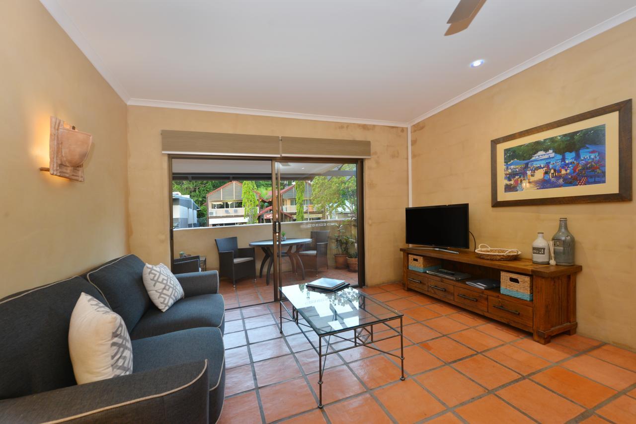 Seascape Apartments At Villa San Michele Port Douglas Exteriör bild