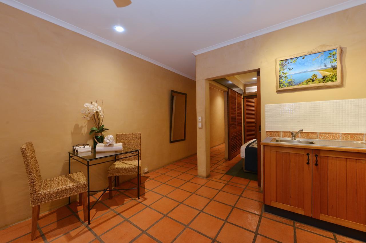 Seascape Apartments At Villa San Michele Port Douglas Exteriör bild