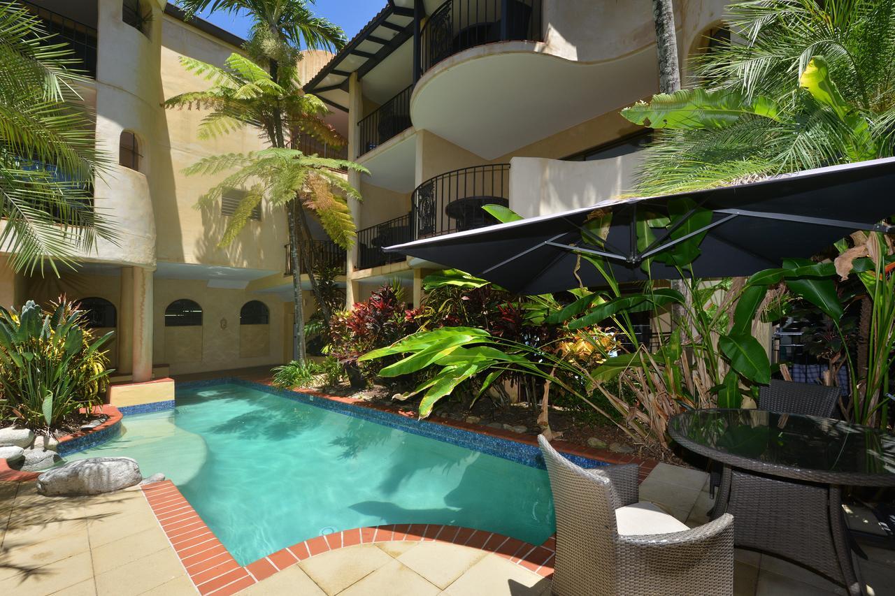 Seascape Apartments At Villa San Michele Port Douglas Exteriör bild