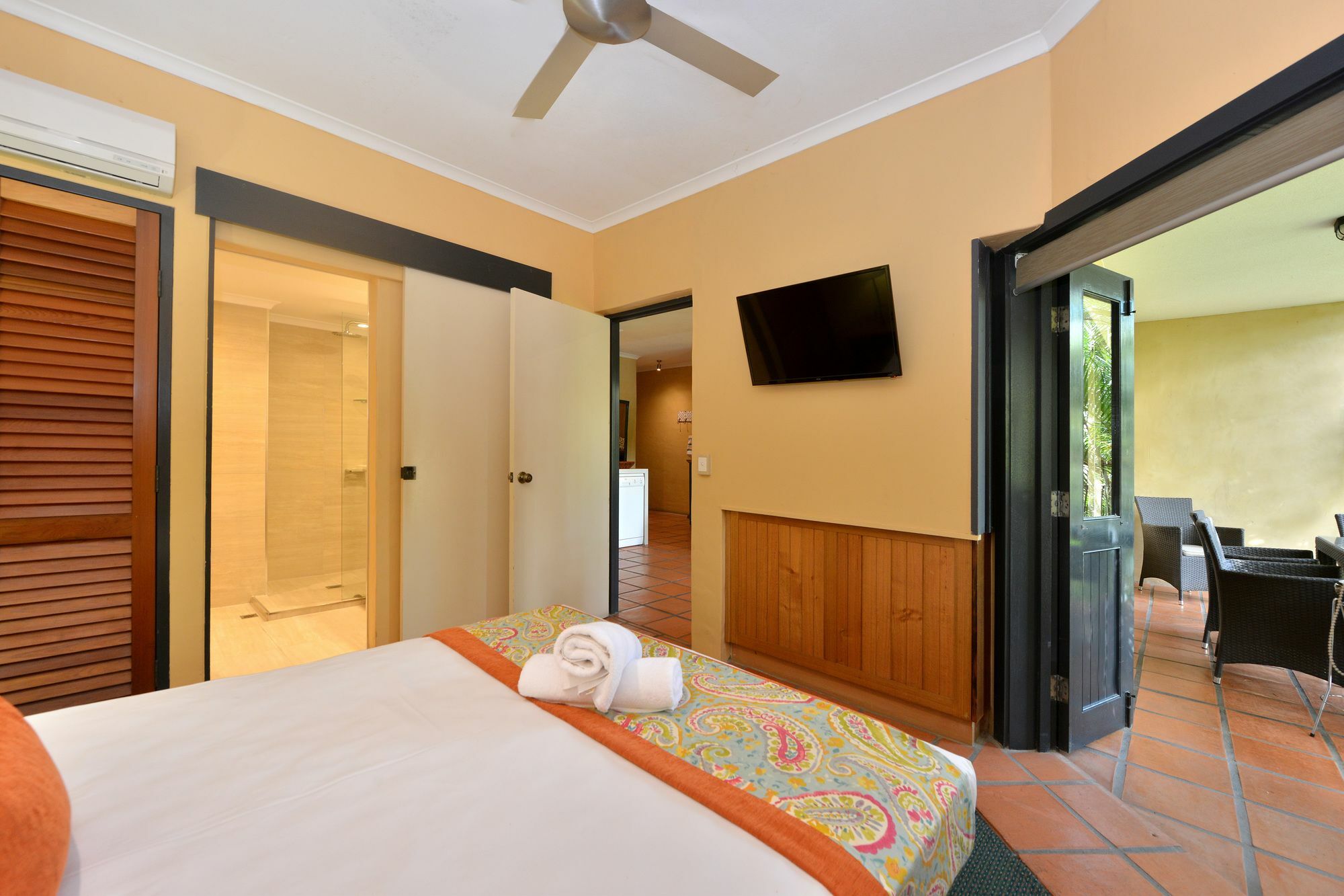 Seascape Apartments At Villa San Michele Port Douglas Exteriör bild