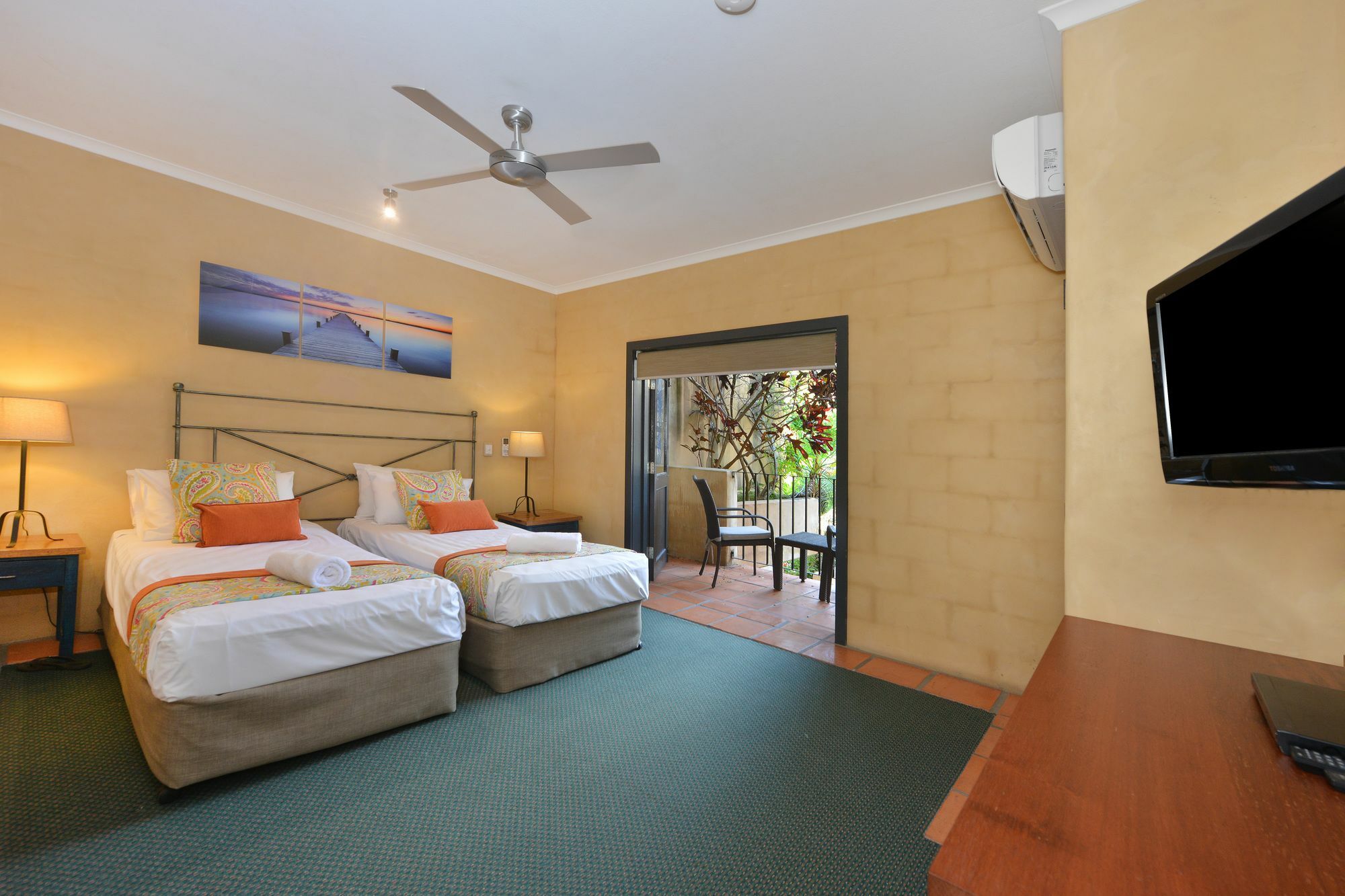 Seascape Apartments At Villa San Michele Port Douglas Exteriör bild