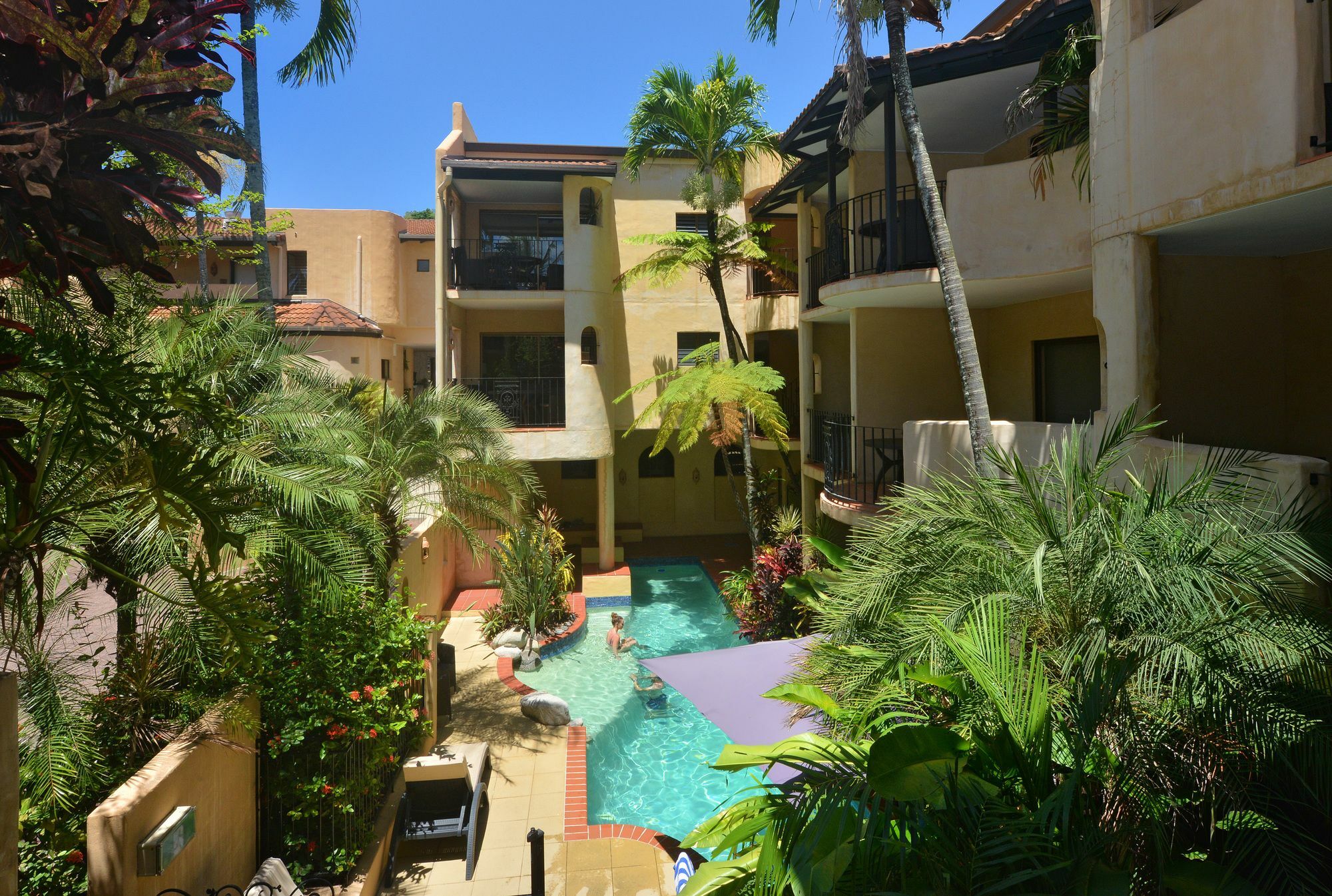 Seascape Apartments At Villa San Michele Port Douglas Exteriör bild